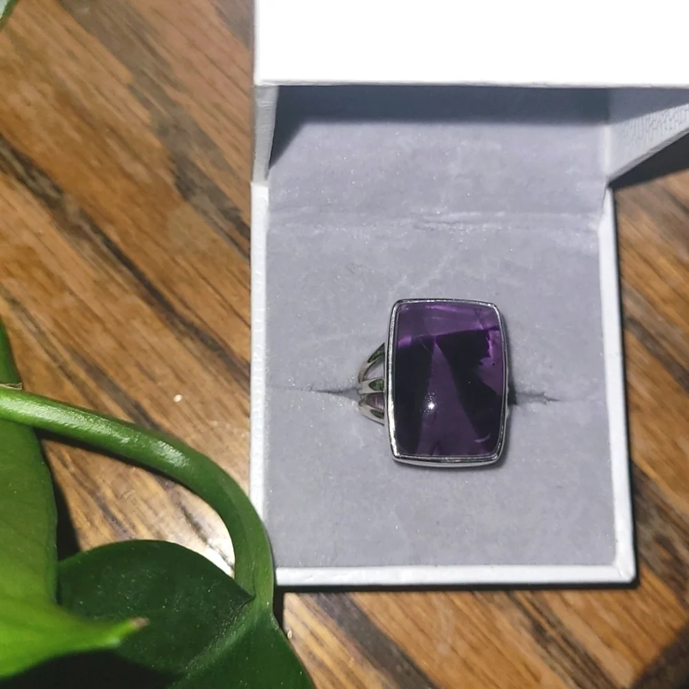 Star Amethyst Solid Sterling Silver 925 ring. Size 5.5